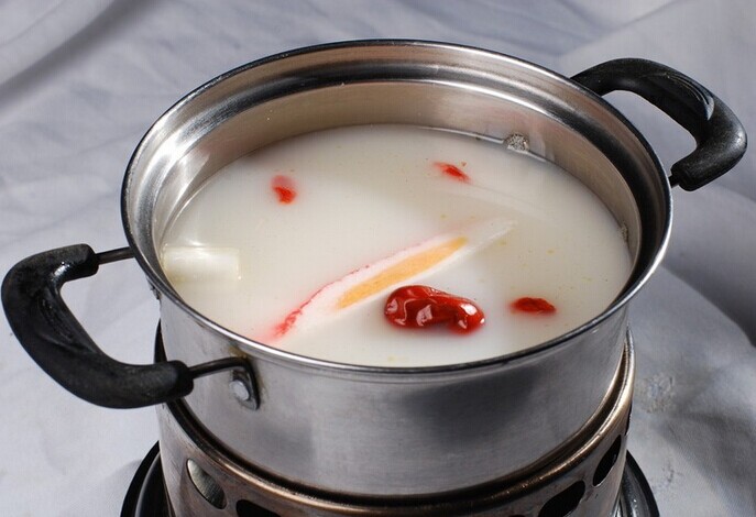 川式火锅中简单易做，健康营养的清汤火锅的做法
