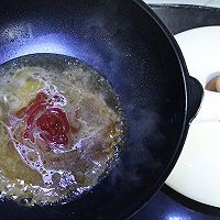 外焦里嫩，肉质鲜美，甜酸适口的糖醋黄花鱼的做法介绍