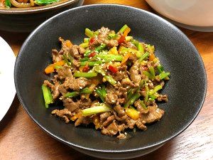 肉质鲜嫩、口感独特的湘菜小炒黄牛肉的做法